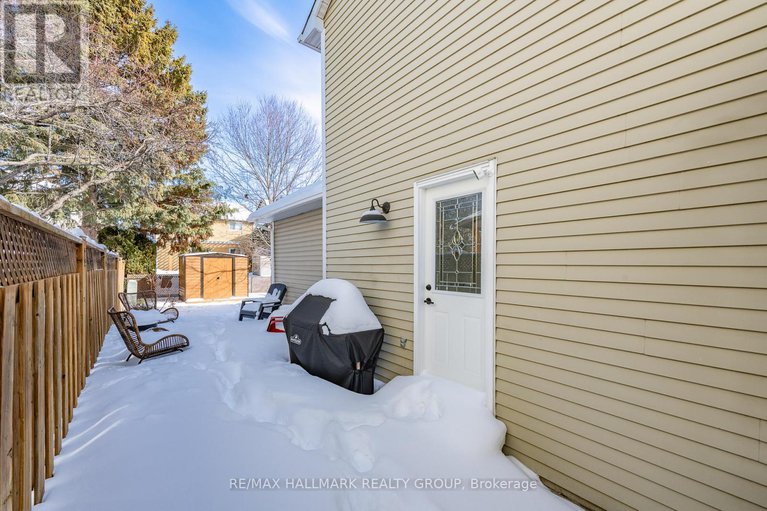 29349068/70-melanie-crescent/glencairnhazeldean/ottawa/ontario/K2L2J8_40