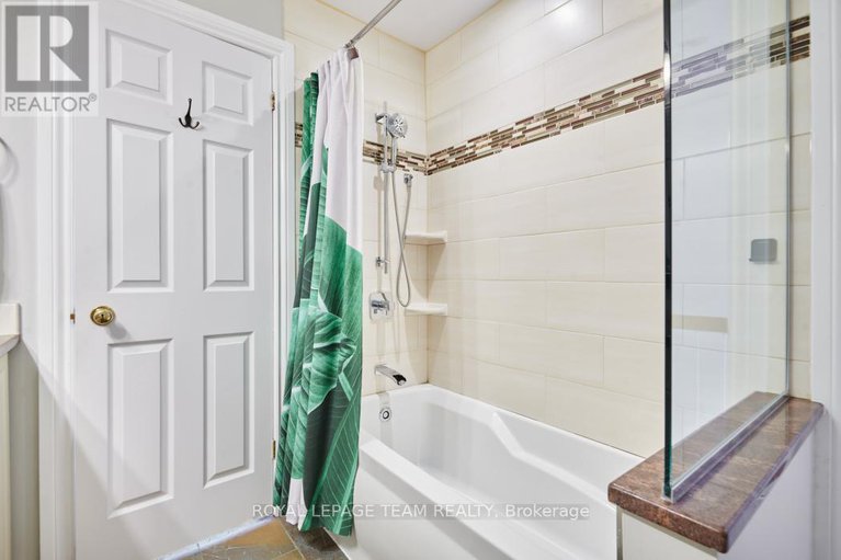 28933670/299-nepean-street/ottawa-centre/ottawa/ontario/K1R5G2_18