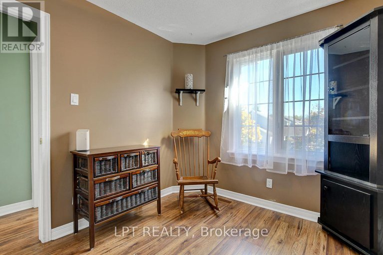 29018996/204-forestglade-crescent/hunt-club-park/ottawa/ontario/K1G6A7_23
