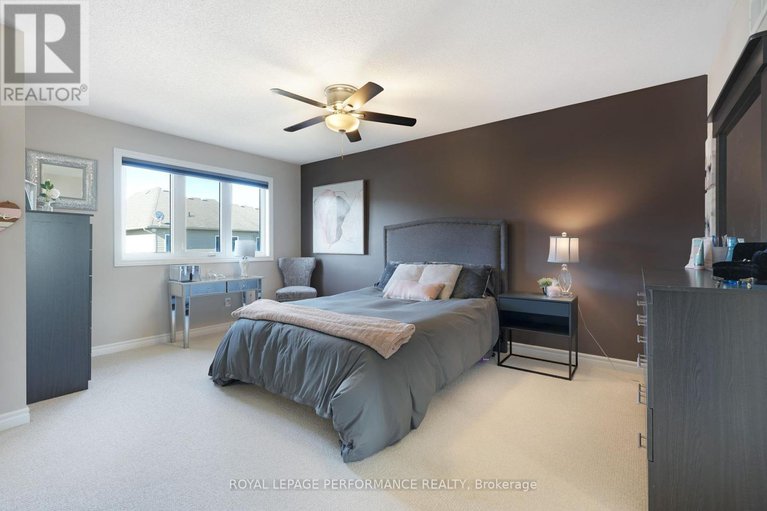 28987499/243-silvermoon-crescent/avalon-east/ottawa/ontario/K4A0P8_22
