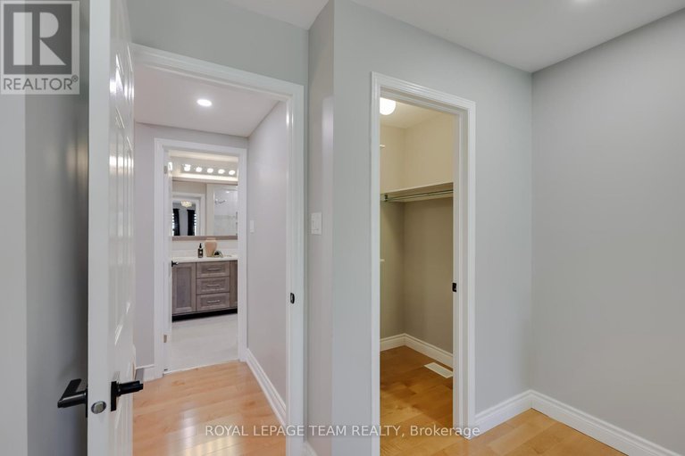 28886612/36-keighley-circle/morgans-grantsouth-march/ottawa/ontario/K2K3H8_35