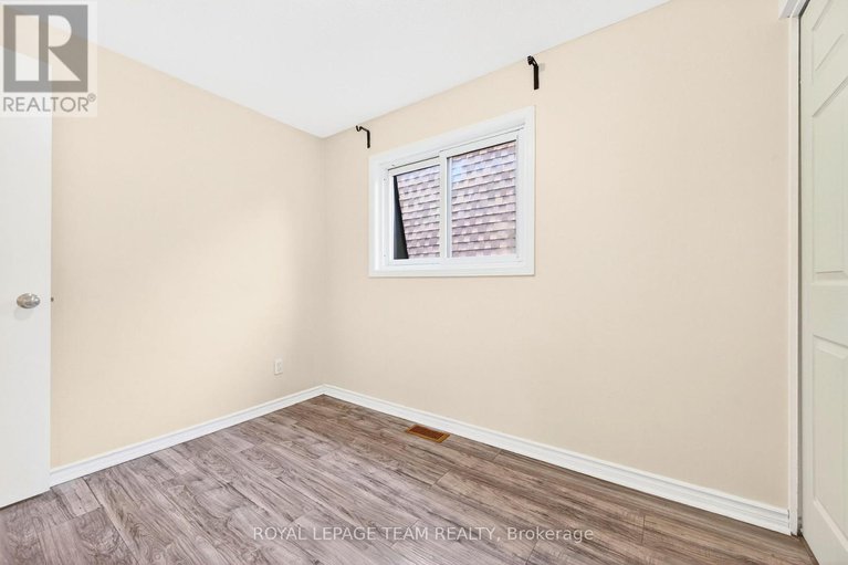 29127398/2-13-bertona-street/manordale/ottawa/ontario/K2G0W2_21