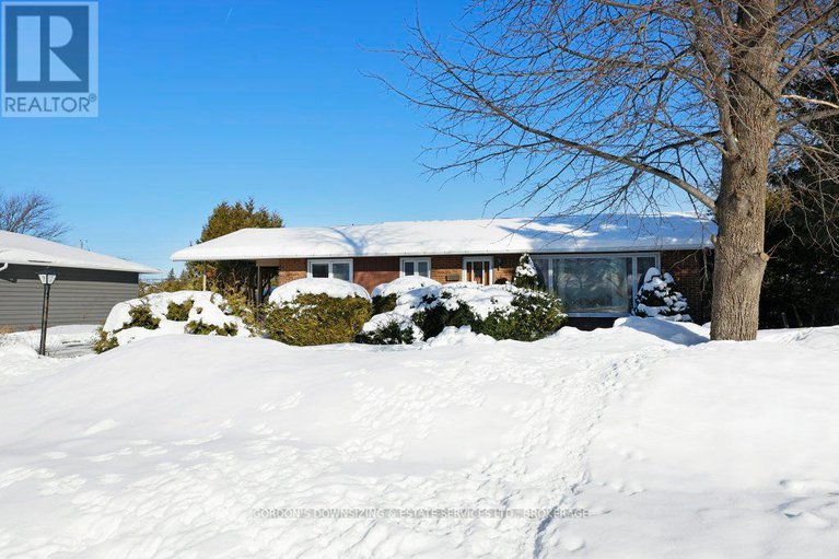 29327348/7-attwood-crescent/city-viewskylinefisher-heightsparkwood-hills/ottawa/ontario/K2E5B1_2