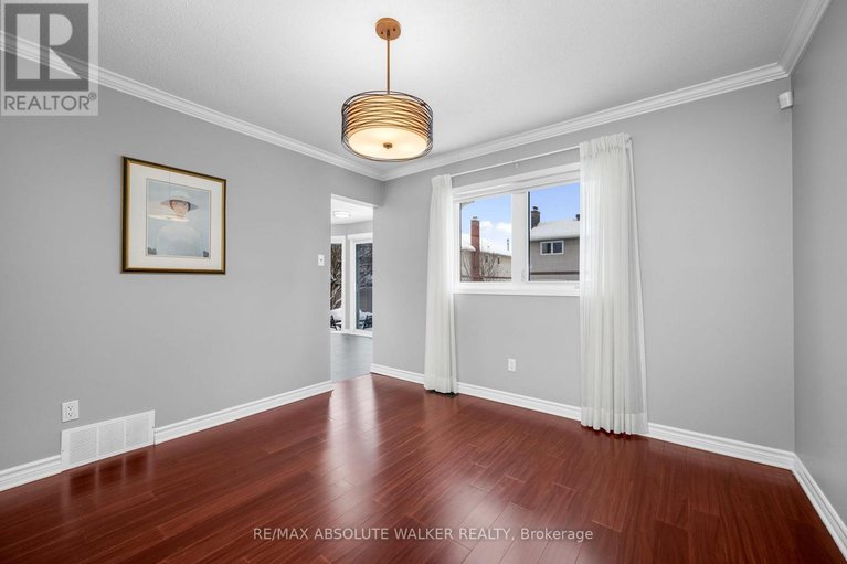 29426373/944-raftsman-lane/convent-glen/ottawa/ontario/K1C2V8_10