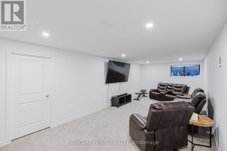 28523248/669-cordelette-circle-e/mer-bleuebradley-estatesanderson-park/ottawa/ontario/K1W0P2_37