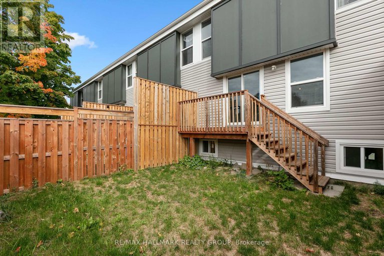 28993816/137-3445-uplands-drive/hunt-club/ottawa/ontario/K1V9N5_25