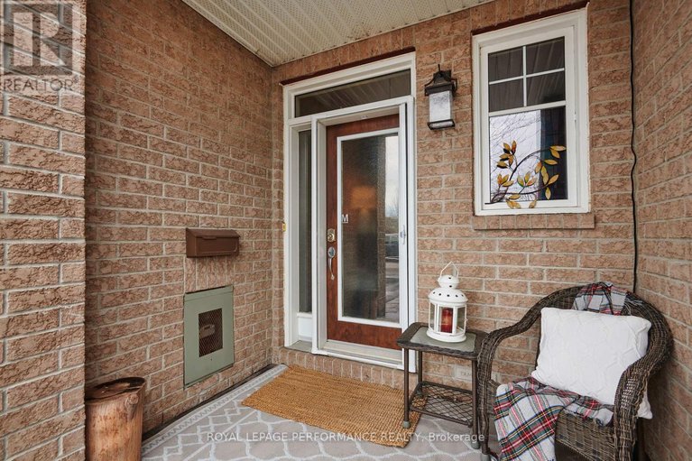 29451850/104-hillman-marsh-way/blossom-parkkemp-parkfindlay-creek/ottawa/ontario/K1T0B1_3