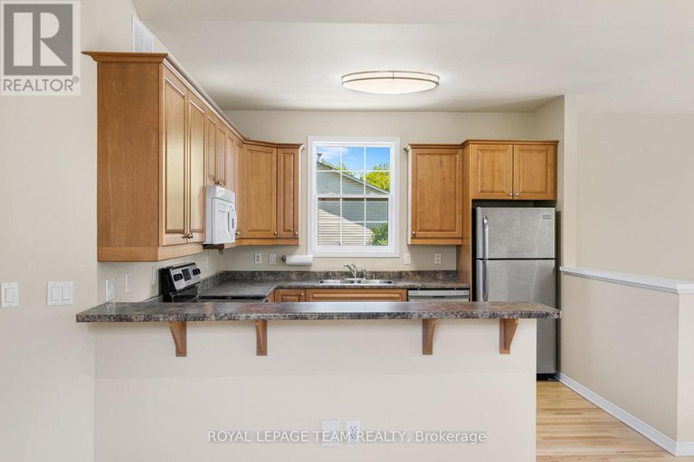 28382837/2911-ahearn-avenue/britannia/ottawa/ontario/K2B7A1_8