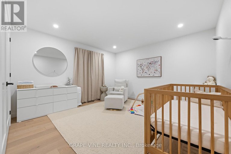 29295931/1108a-falaise-road/borden-farmstewart-farmcarleton-heightsparkwood-hills/ottawa/ontario/K2E6R2_24