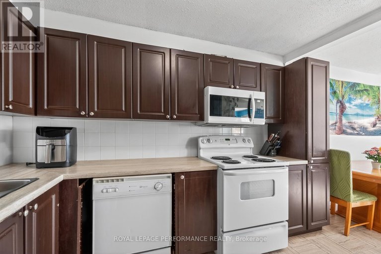 29558178/a-2642-moncton-road/queensway-terrace-north/ottawa/ontario/K2B7W1_6