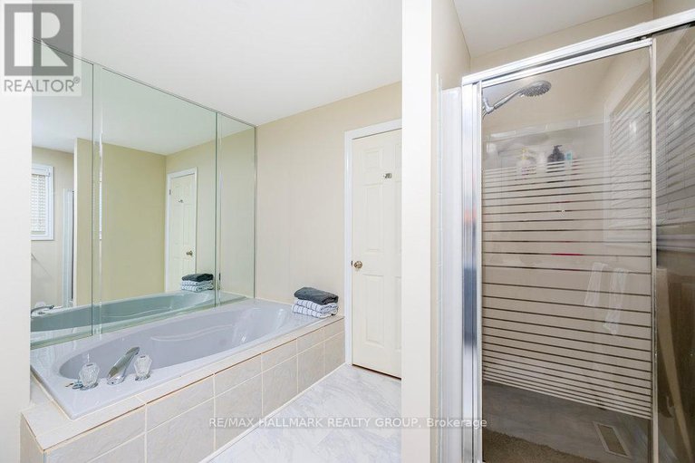 28623140/1656-canemore-crescent/fallingbrookpineridge/ottawa/ontario/K4A1S6_22