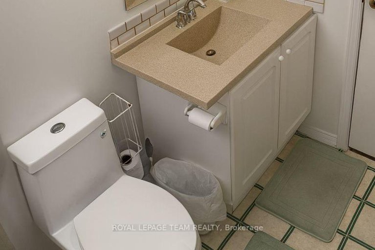 29399139/20-heartleaf-private/hunt-club-parkgreenboro/ottawa/ontario/K1T3Z9_25