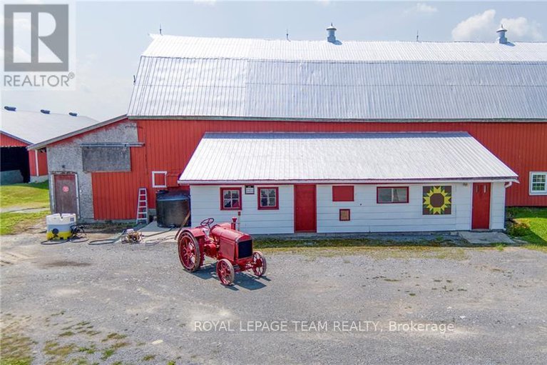 27581108/6443-martin-street/blakeneyalmonte/almonte/ontario/K0A1A0_25