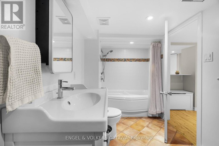28594730/5-raleigh-street/old-ottawa-south/ottawa/ontario/K1S3C3_32
