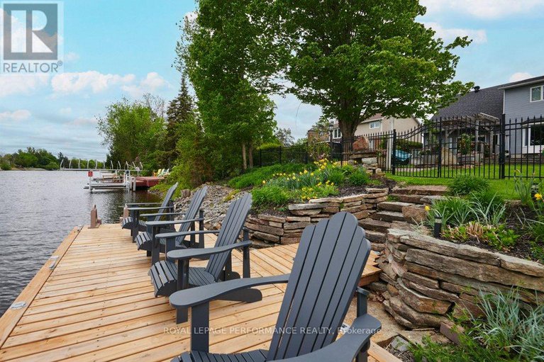 28846758/6099-james-bell-drive/manotick-south-to-roger-stevens/ottawa/ontario/K4M1B3_34