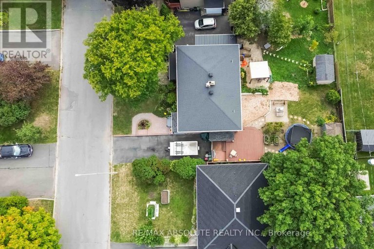 28876113/2492-chasseur-avenue/heron-park/ottawa/ontario/K1V8E8_8