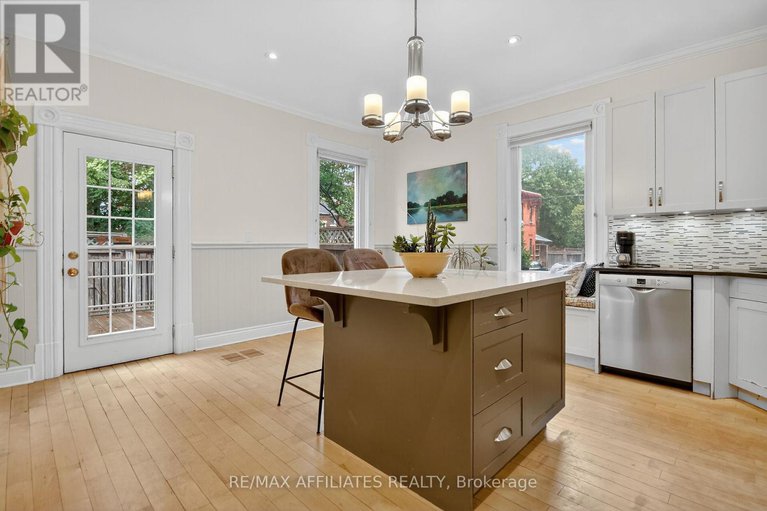 28967487/31-fourth-avenue/glebe/ottawa/ontario/K1S2L1_17