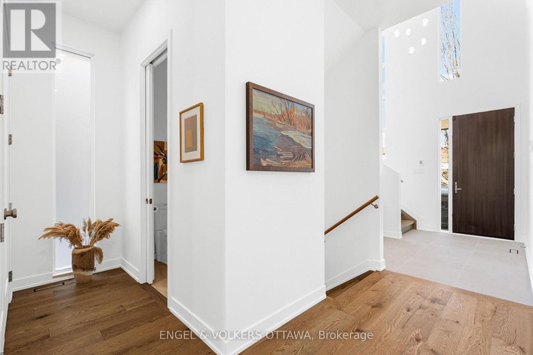 29349449/508-roosevelt-avenue/mckellarhighland/ottawa/ontario/K2A1Z8_18