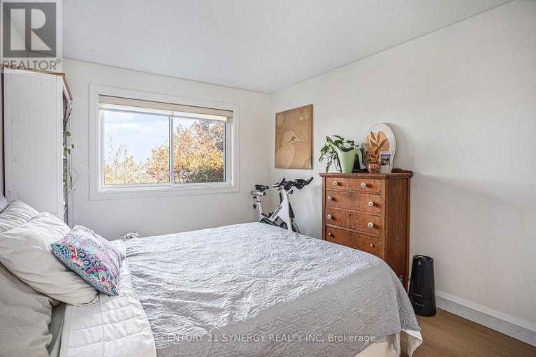 28993564/204-270-brittany-drive/viscount-alexander-park/ottawa/ontario/K1K4M3_18