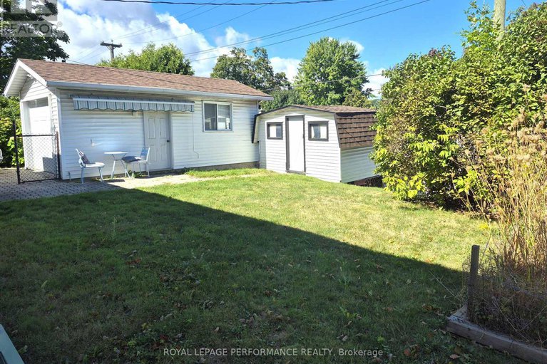 29035892/2529-roman-avenue/queensway-terrace-north/ottawa/ontario/K2B7X8_38