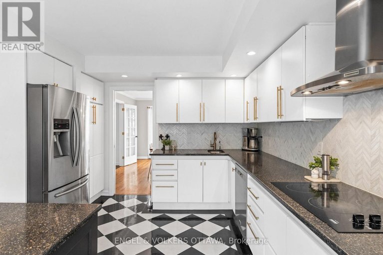 29645415/1-erinlea-court/pineglencountry-place/ottawa/ontario/K2E7C8_12