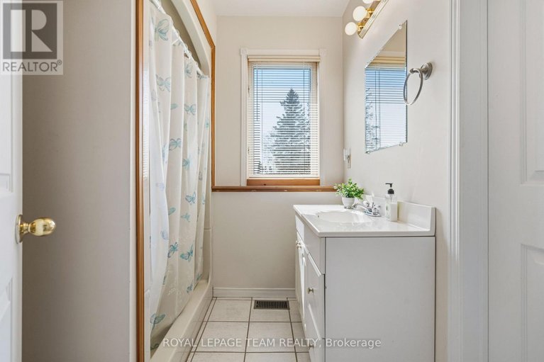 29672745/12106-lakeshore-drive/south-dundas-williamsburgh-twp/south-dundas/ontario/K0C1X0_31