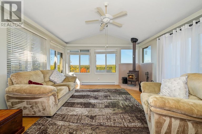 29613584/1565-lilac-lane/camelot/ottawa/ontario/K4C1C4_8