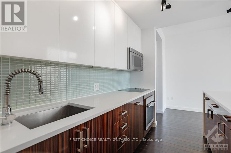 27496513/201-parkdale-avenue-unit506/mechanicsvilletunneys-pasture/ottawa/ontario/K1Y1E8_22
