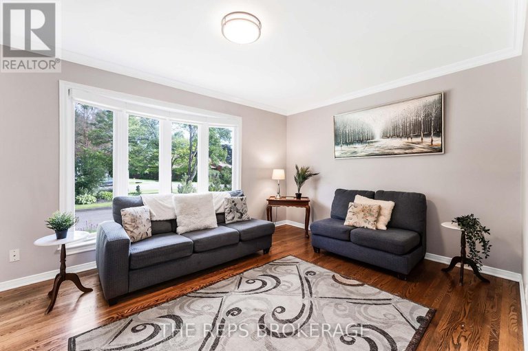 28788760/3062-upper-otterson-place/mooneys-bayrevelstoke/ottawa/ontario/K1V7B6_7