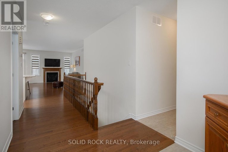 29109276/247-shinny-avenue/emerald-meadowstrailwest/ottawa/ontario/K2V0B9_4