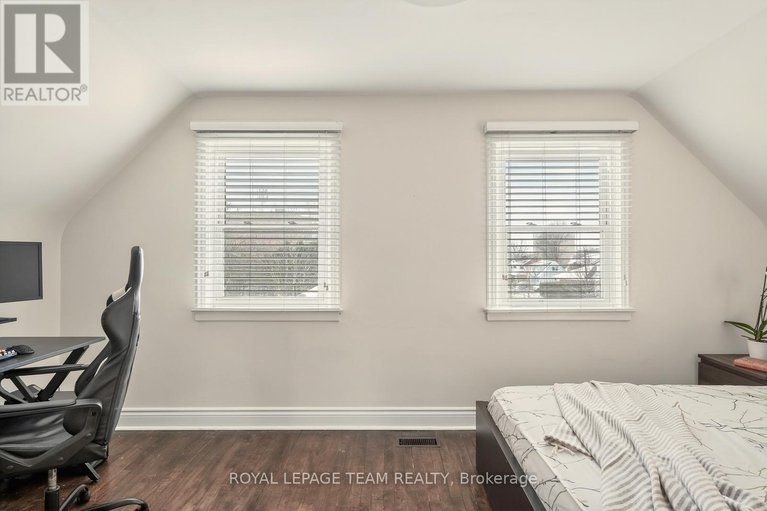 29630933/1314-randall-avenue/alta-vista/ottawa/ontario/K1H7R1_17