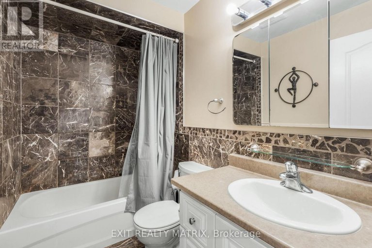 29646951/1401-bortolotti-crescent/pineview/ottawa/ontario/K1B5C1_22