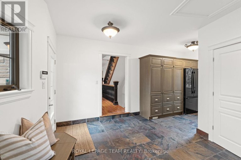 29096709/7-sara-court/fallowfield/ottawa/ontario/K2R1E2_27