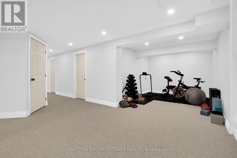 28219527/13-weatherwood-crescent/pineglencountry-place/ottawa/ontario/K2E7C5_44