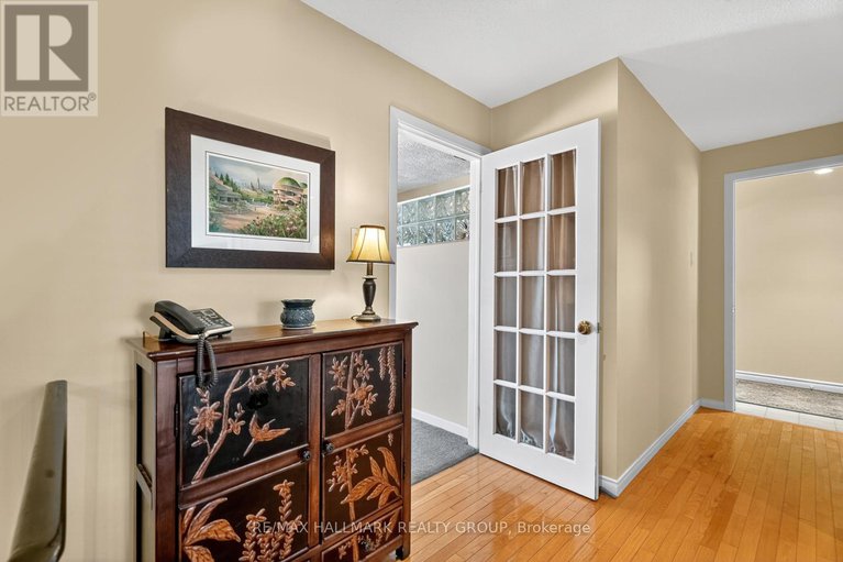 28966380/1816-applegrove-court/beacon-hill-south/ottawa/ontario/K1J6S5_30