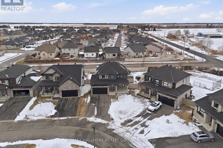 29668379/1212-avignon-street/embrun/russell/ontario/K0A1W0_2