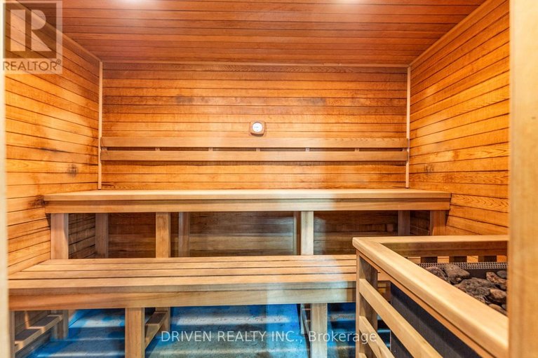 29534533/404-158-a-mcarthur-avenue/vanier/ottawa/ontario/K1L7E7_16