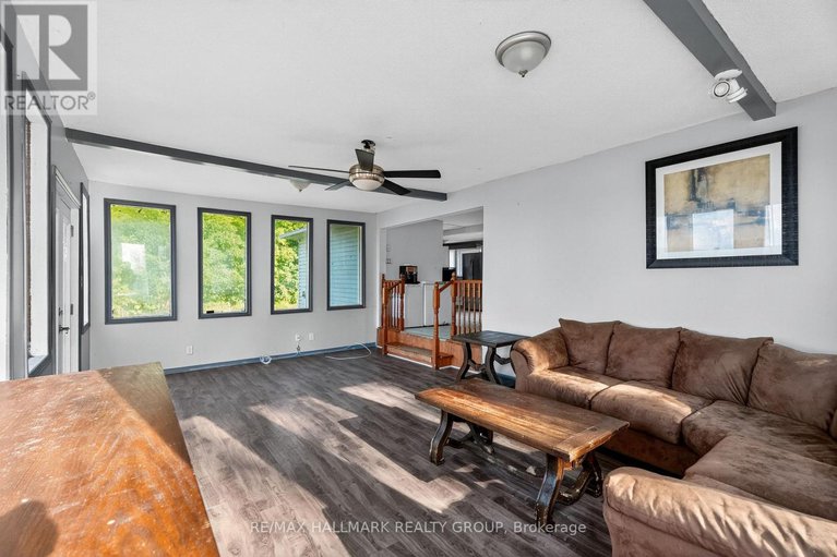 28812451/3855-old-highway-17/clarencerockland-twp/clarence-rockland/ontario/K4K1W2_23