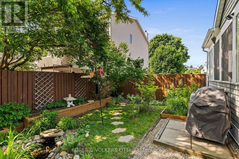 28507549/68-thornbury-crescent/centrepointe/ottawa/ontario/K2G6C4_39