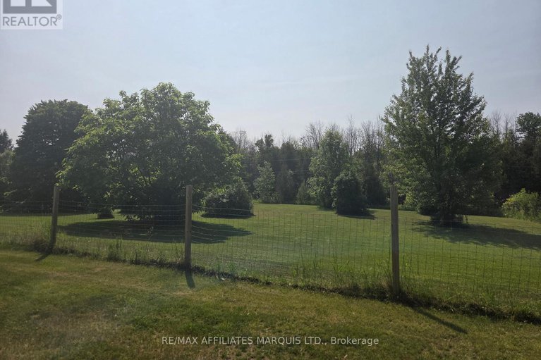 28797295/4239-county-rd-11-road/south-stormont-osnabruck-twp/south-stormont/ontario/K7R3L2_44