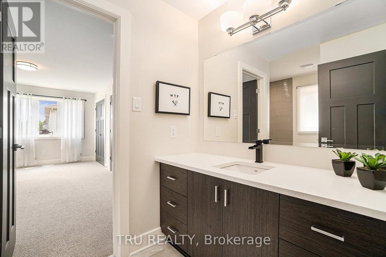 29470559/670-parade-drive/stittsville-south/ottawa/ontario/K2S0Z2_15