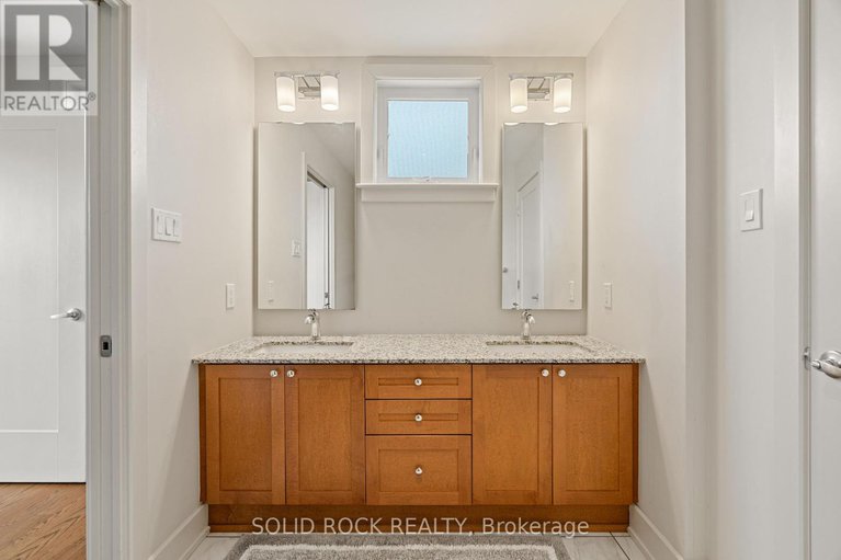 28694497/301-345-elizabeth-cosgrove-private/mer-bleuebradley-estatesanderson-park/ottawa/ontario/K1W0K6_21