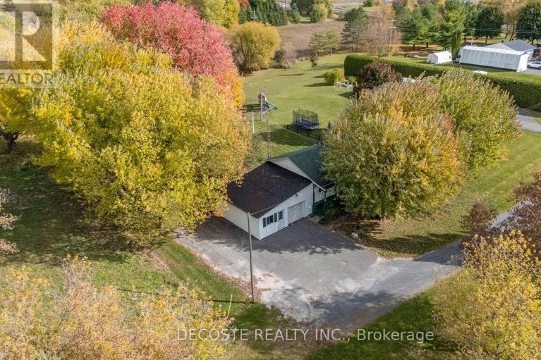 29008744/20015c-county-43-road/north-glengarry-kenyon-twp/north-glengarry/ontario/K0C1A0_35