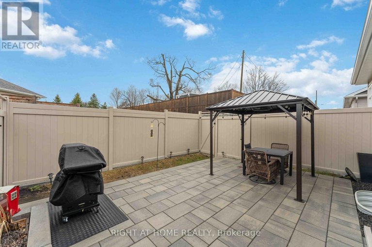 29615586/14-kayenta-street/remainder-of-stittsville-area/ottawa/ontario/K2S2K8_27