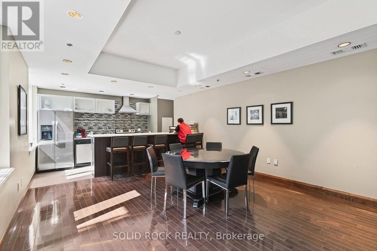 28899177/703-238-besserer-street/sandy-hill/ottawa/ontario/K1N6B1_30