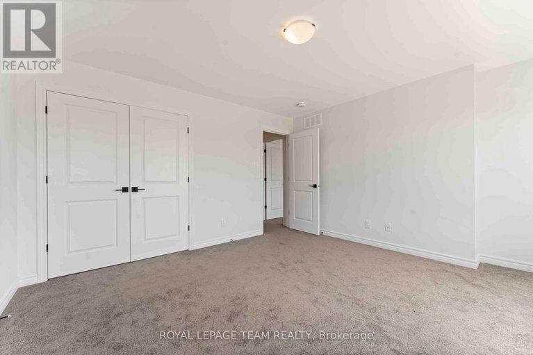 28647828/1010-brian-good-avenue/riverside-southgloucester-glen/ottawa/ontario/K4M0R3_41