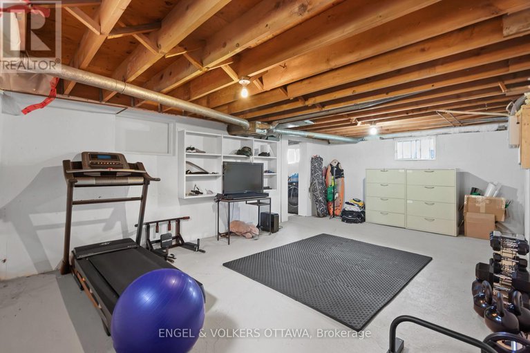28406748/8-pineglen-crescent/pineglencountry-place/ottawa/ontario/K2E6X7_36