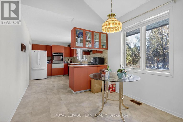 29176701/7-little-road/riverside-southgloucester-glen/ottawa/ontario/K1V1H5_8