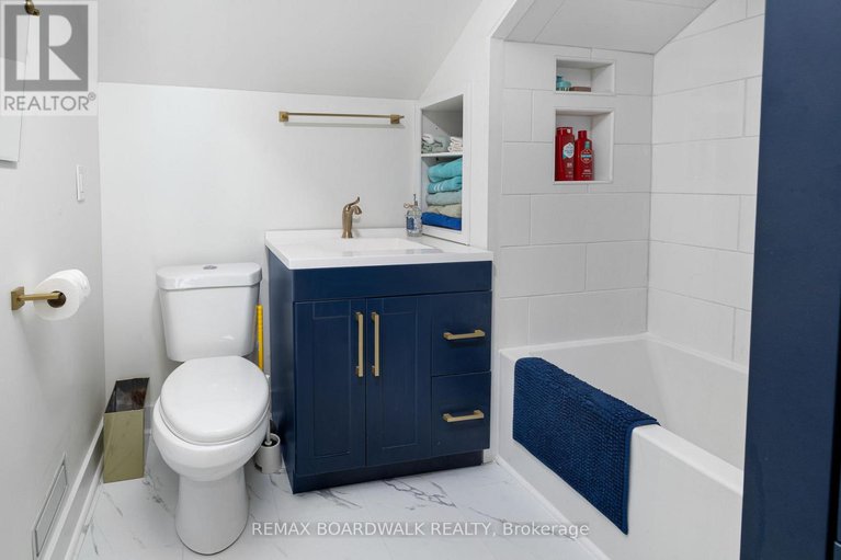 29210498/290-water-street/almonte/mississippi-mills/ontario/K0A1A0_30