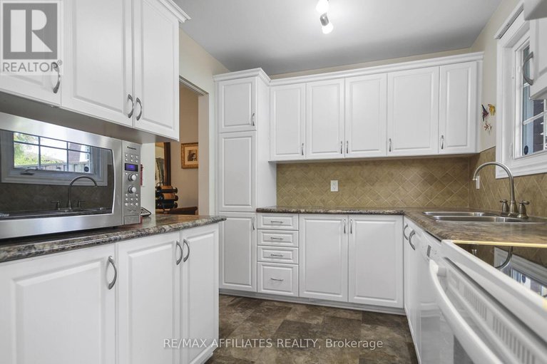 28825301/1065-meadowlands-drive/carleton-square/ottawa/ontario/K2C0K5_11